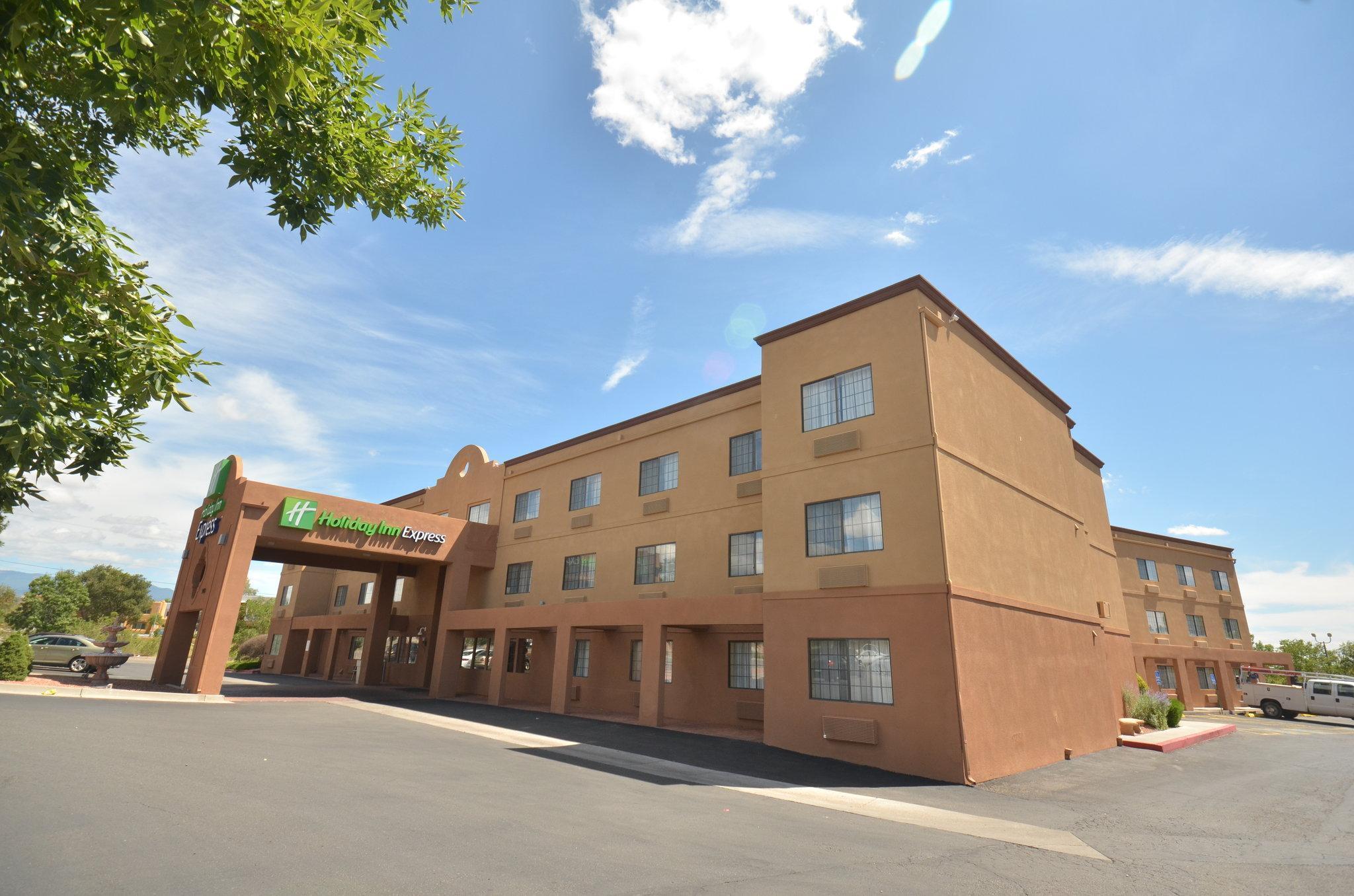 Ramada By Wyndham Santa Fé