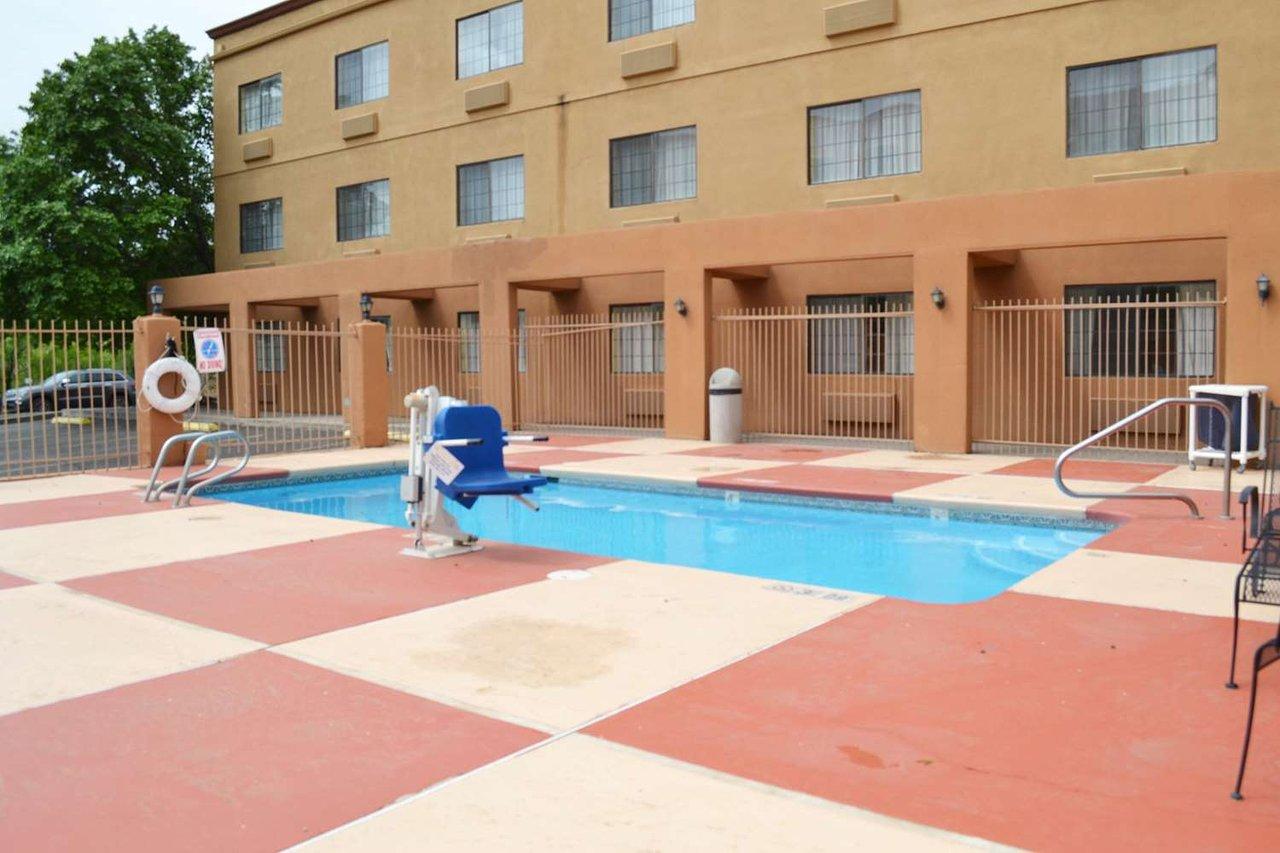 Ramada By Wyndham Hotel 3*