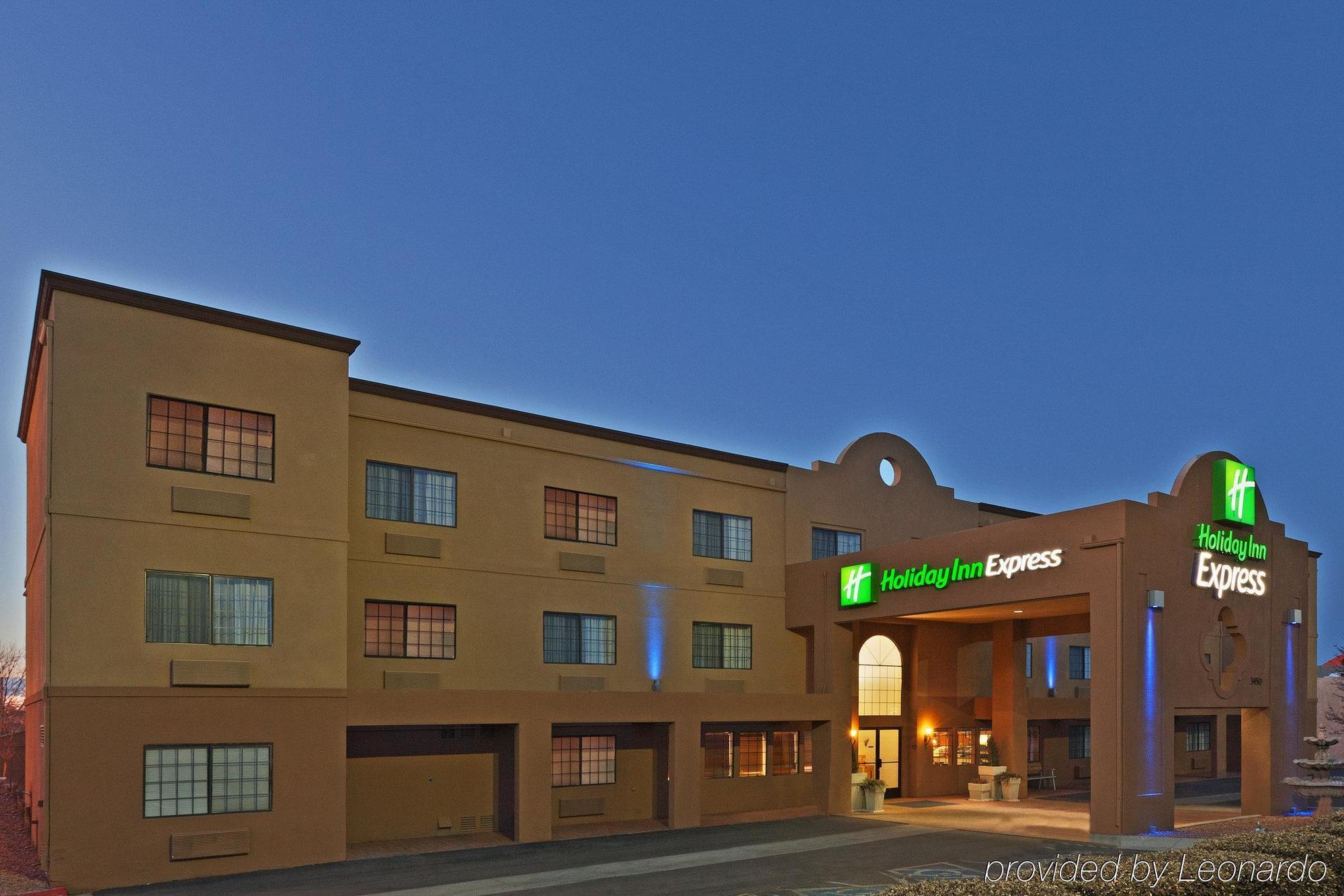 Ramada By Wyndham Santa Fé