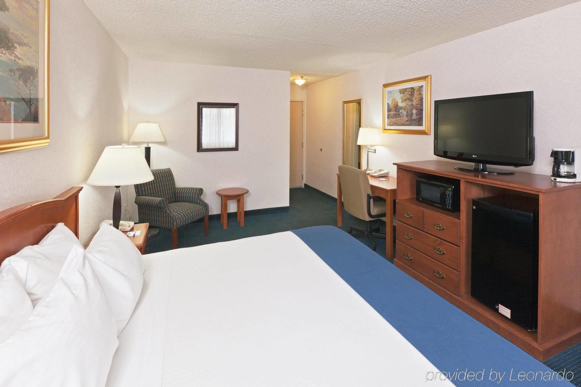 Ramada By Wyndham 3*