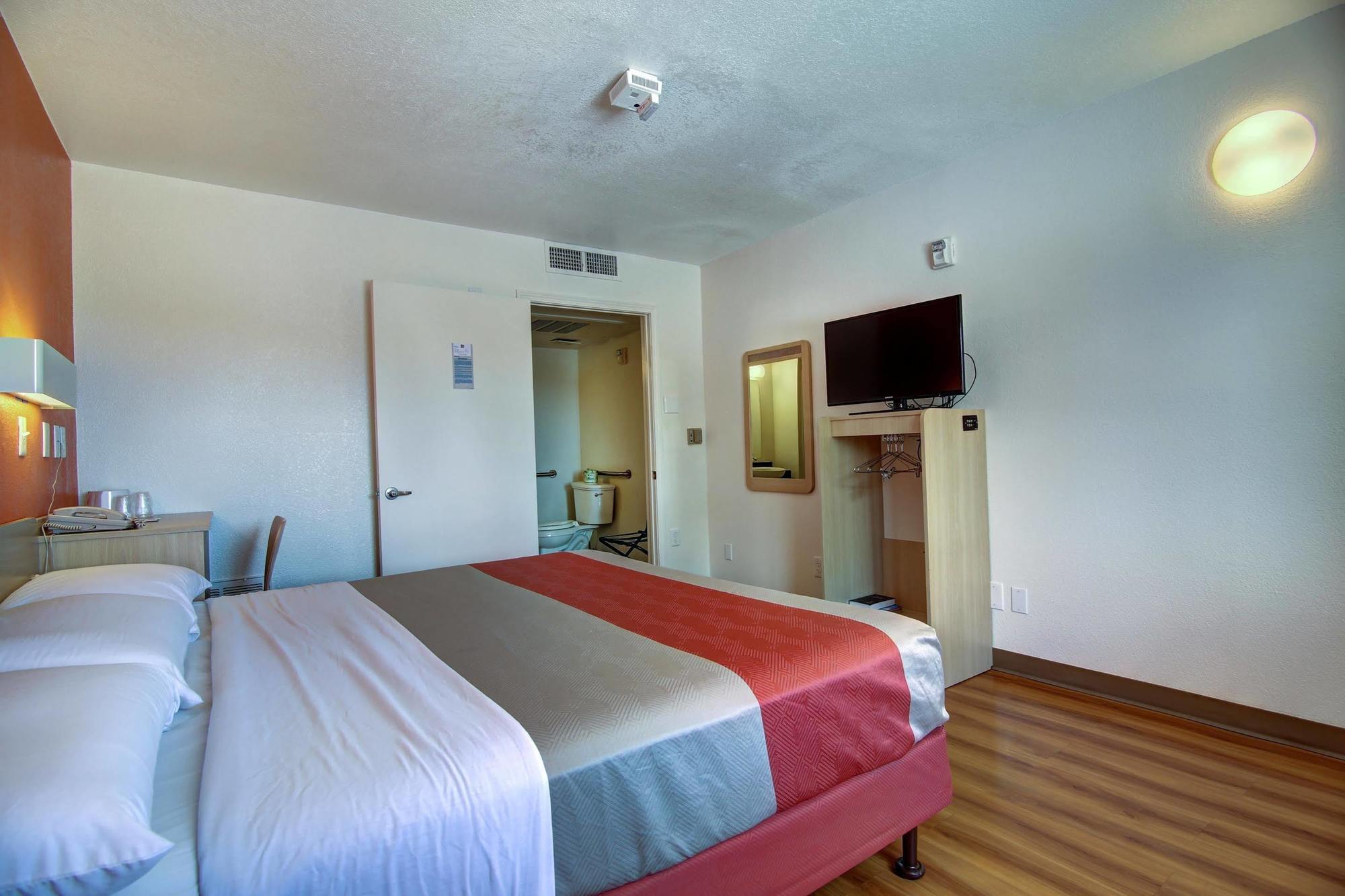 Hotel Ramada By Wyndham 3*
