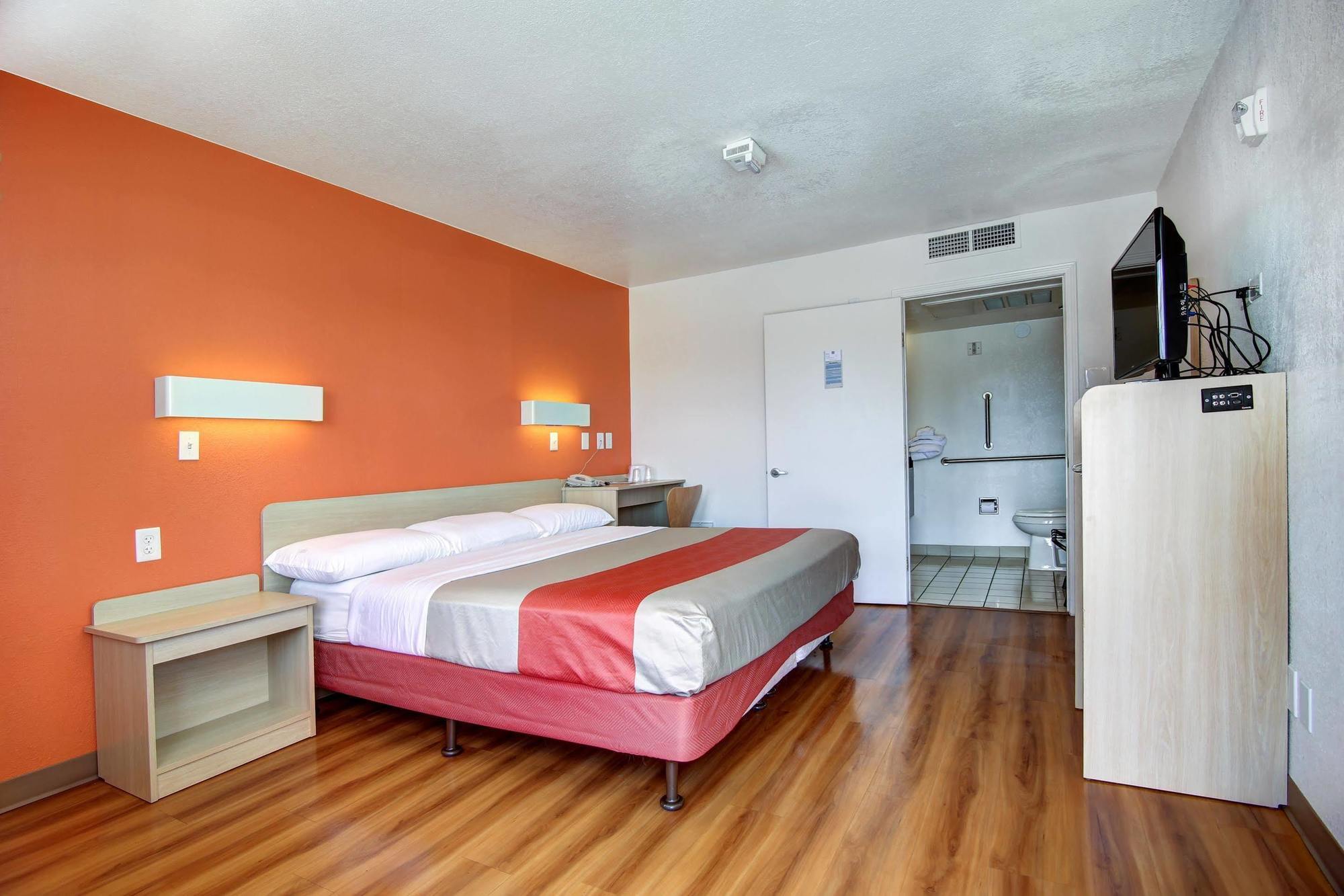 Ramada By Wyndham Santa Fé