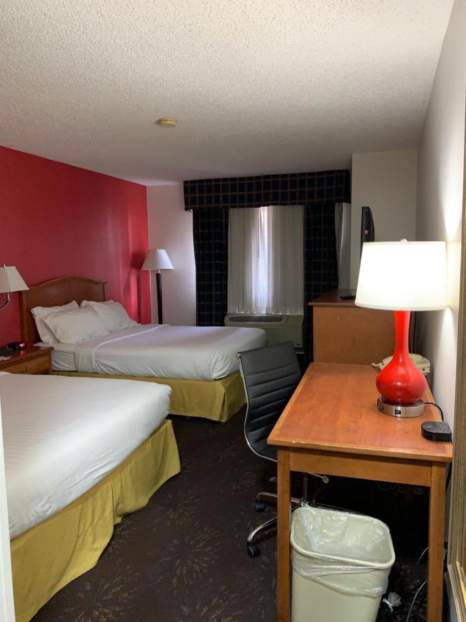 Ramada By Wyndham Santa Fé